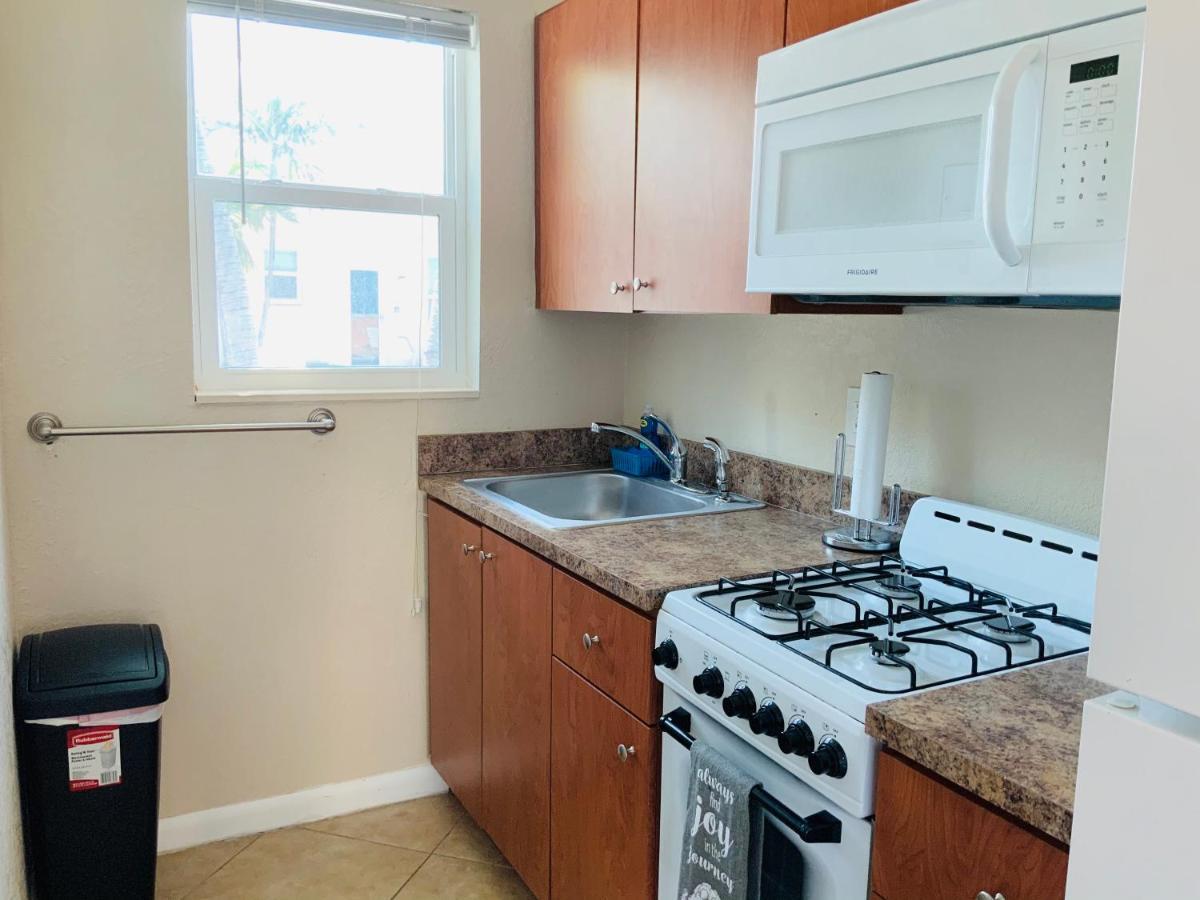 Hollywood Beach Apartments - Walk To The Beach Екстериор снимка