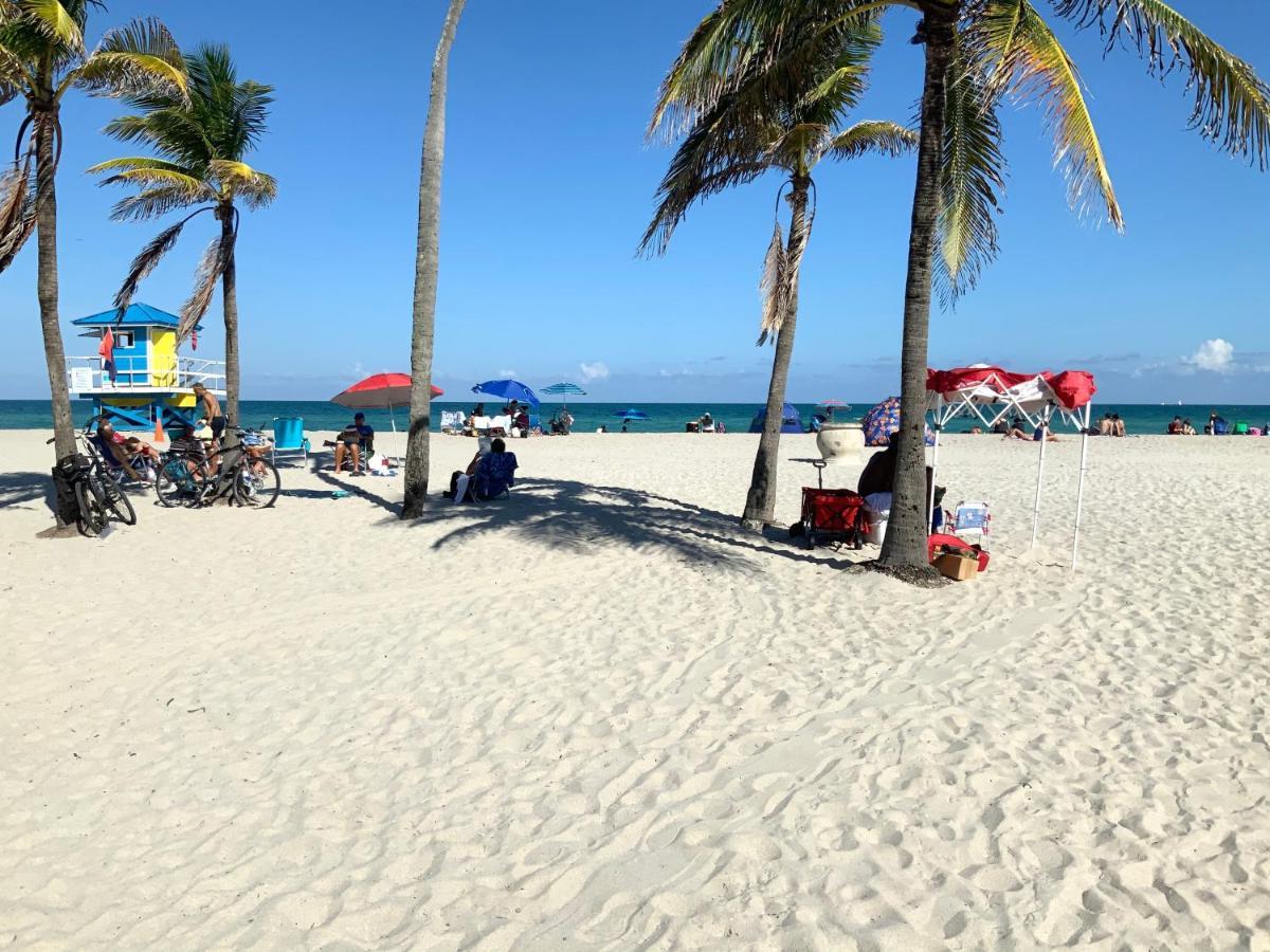 Hollywood Beach Apartments - Walk To The Beach Екстериор снимка